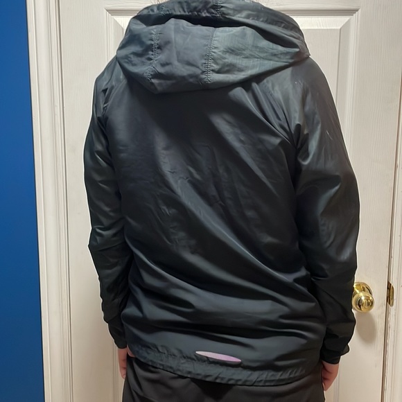 Under armour windbreaker - Picture 2 of 4